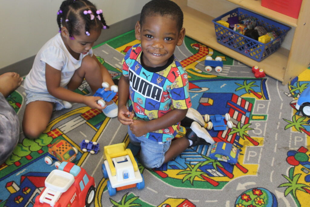 Toddler-Playing-Classroom
