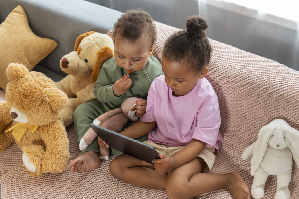 cute-kids-with-stuffed-animals