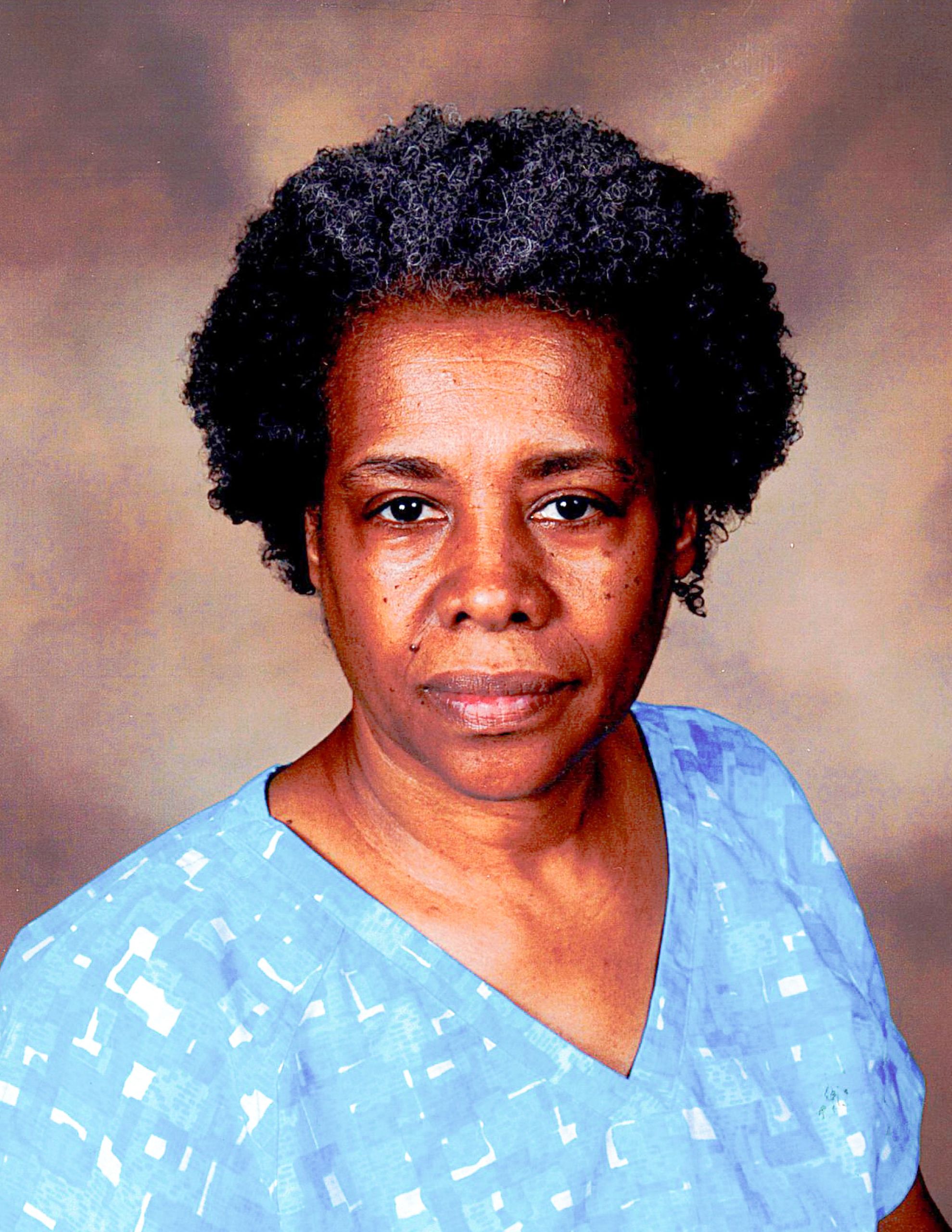 Ms. Nette Headshot 1