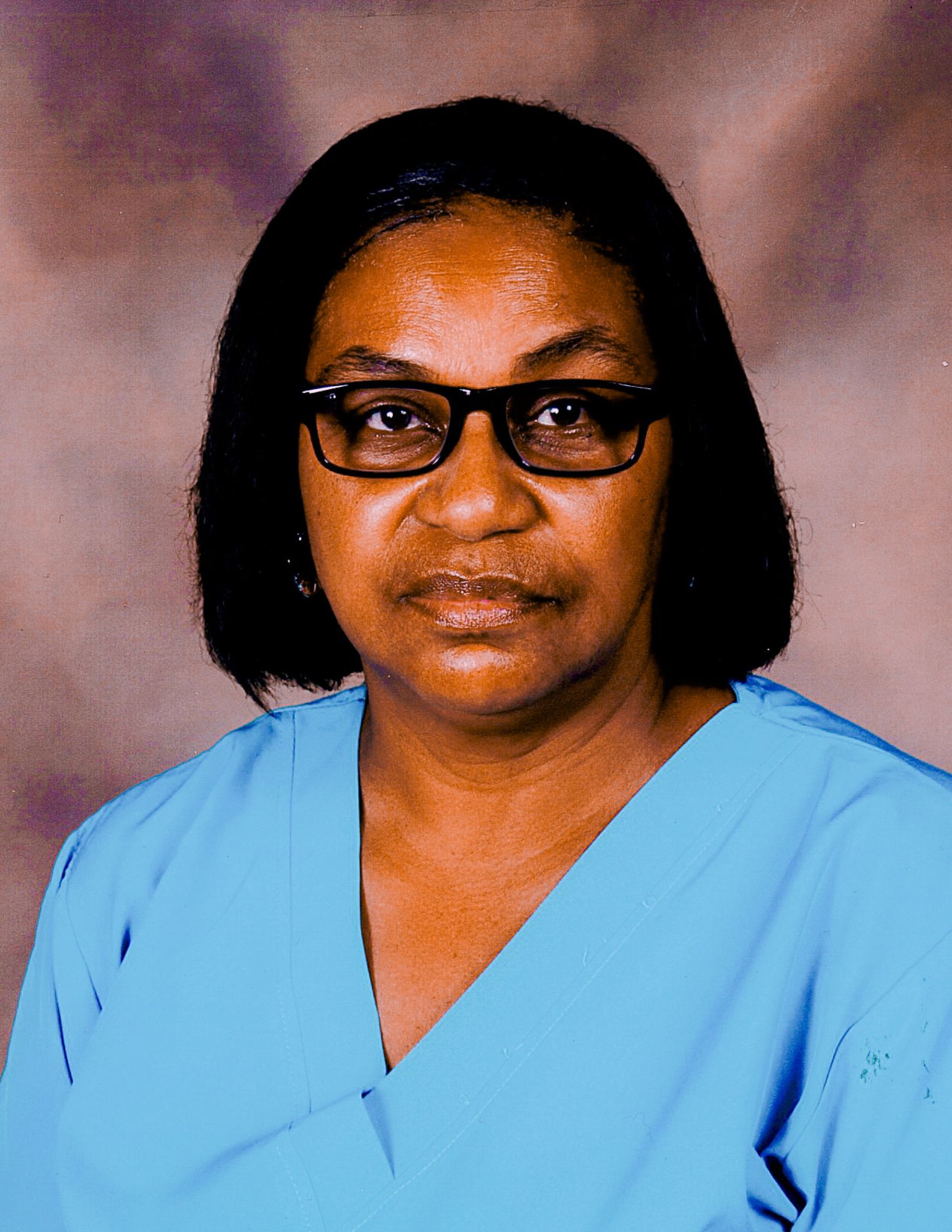 Ms. Tracy Headshot 1