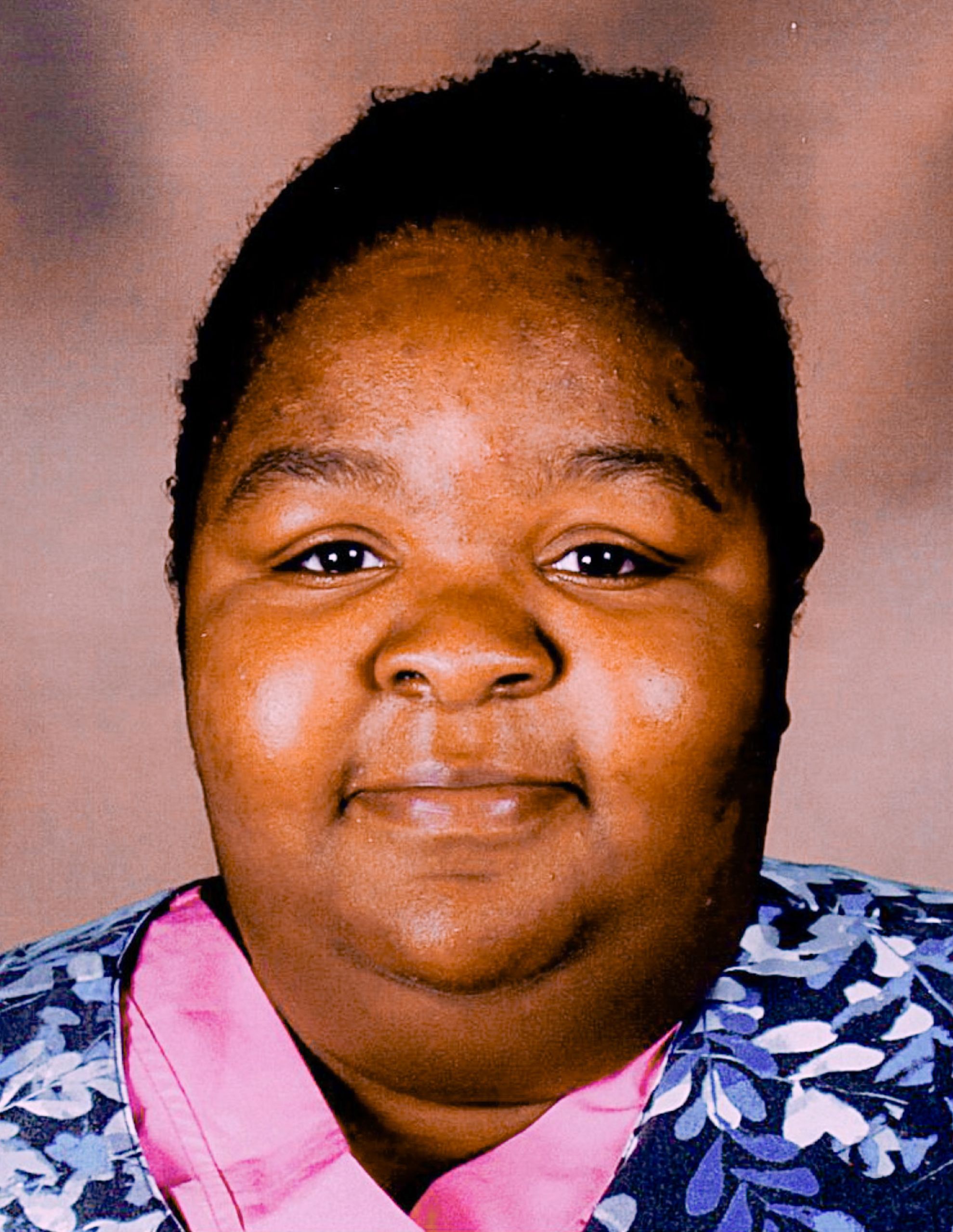 Ms. Yvonne Headshot 1